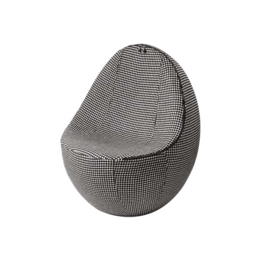 Alexander McQueen "The Horn of Plenty" Egg Chairs - Picture 5 of 8
